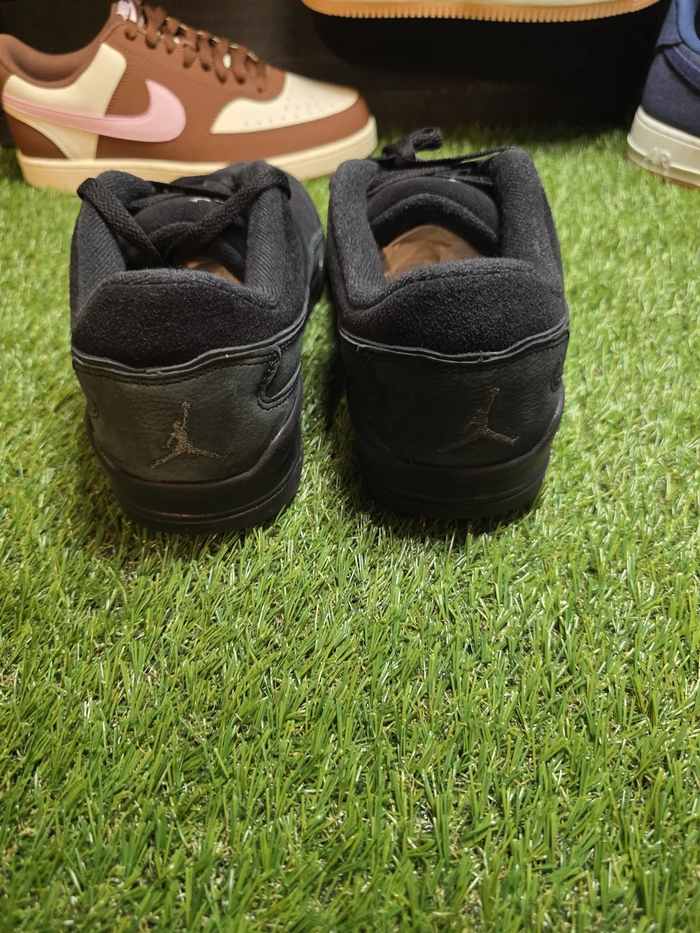 Nike Men's All-Black Low-Top Athletic Sneakers
